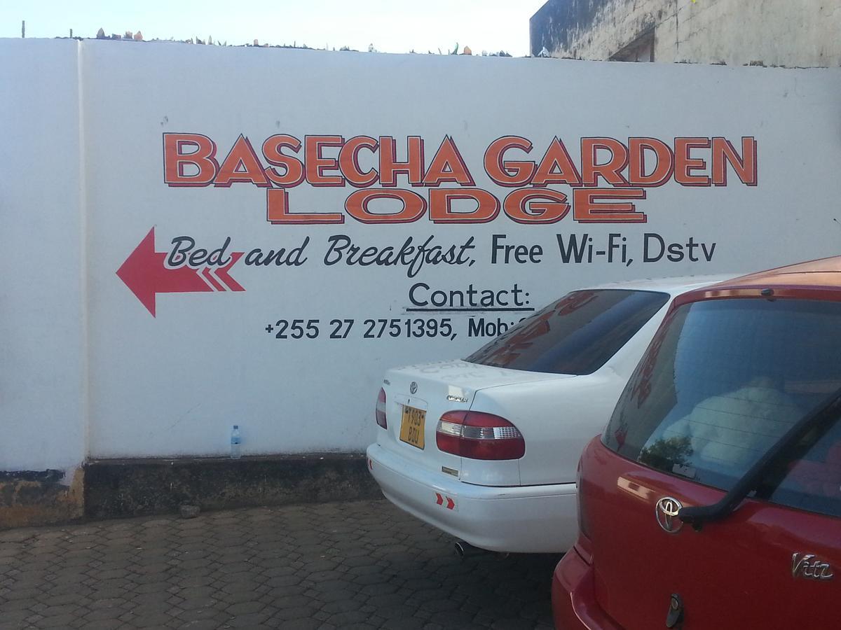 Basecha Garden Lodge Моши Экстерьер фото